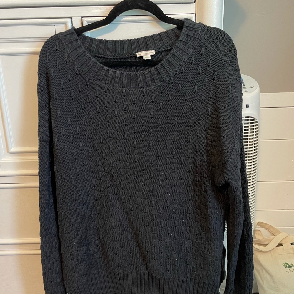 Gap sweater